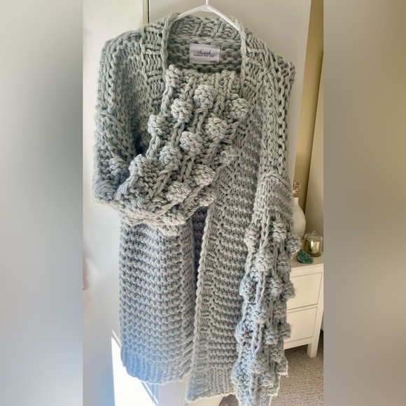 VINTAGE handmade Cardigan with puff arms - Picture 3 of 4